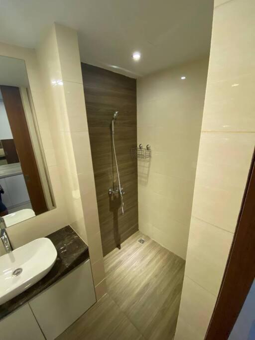 Nagoya Thamrin Apartment High Floor With View Dış mekan fotoğraf